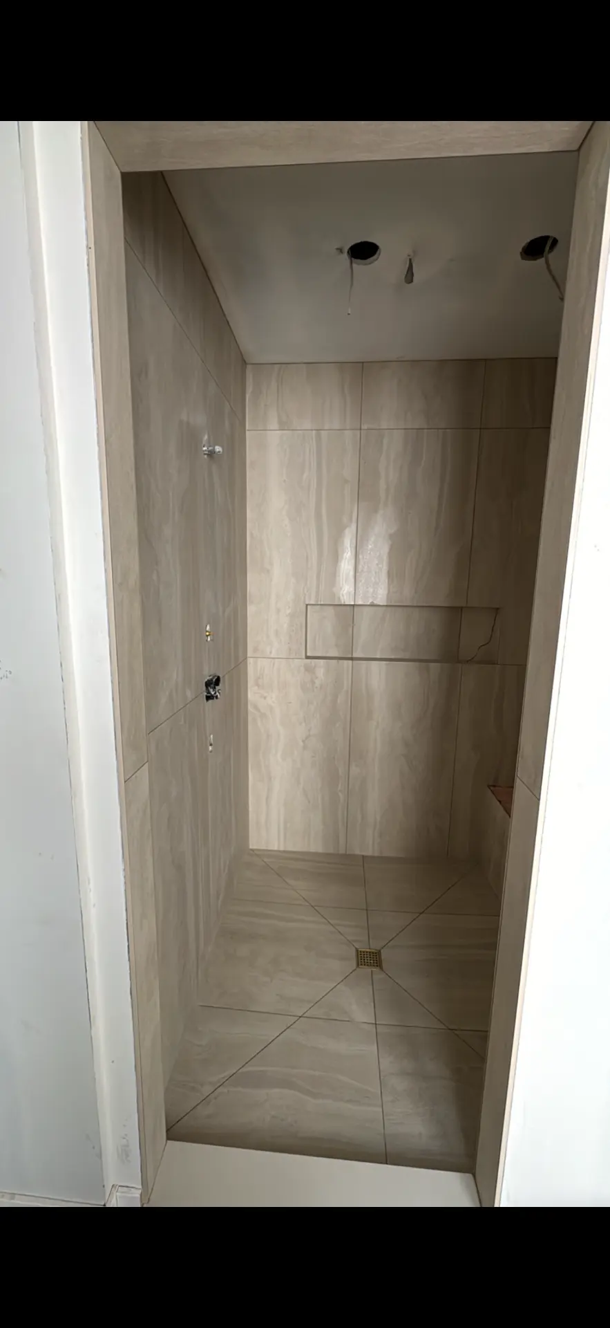Travertine-Look Shower
